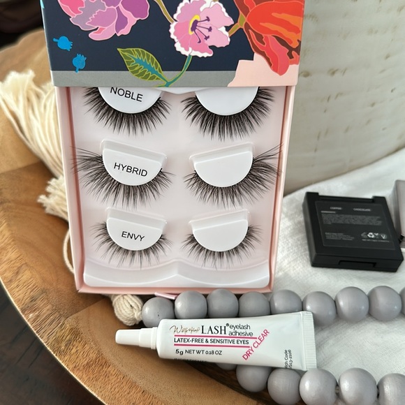 Makeup eyeshadow lashes bundle NEW! - Picture 5 of 5